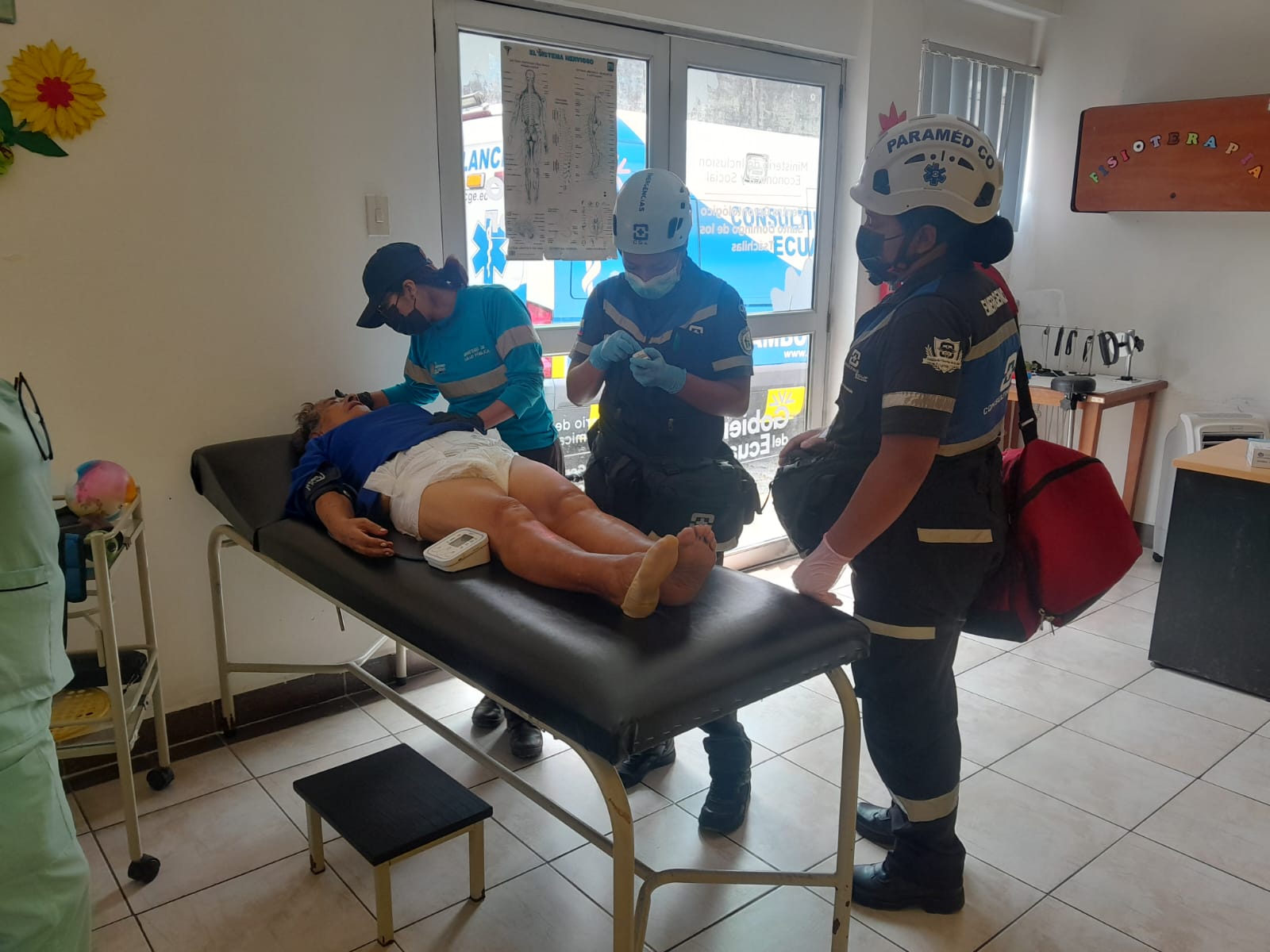 Voluntarios atendieron emergencia en centro gerontológico de Los Rosales